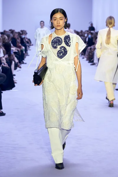 Look 43